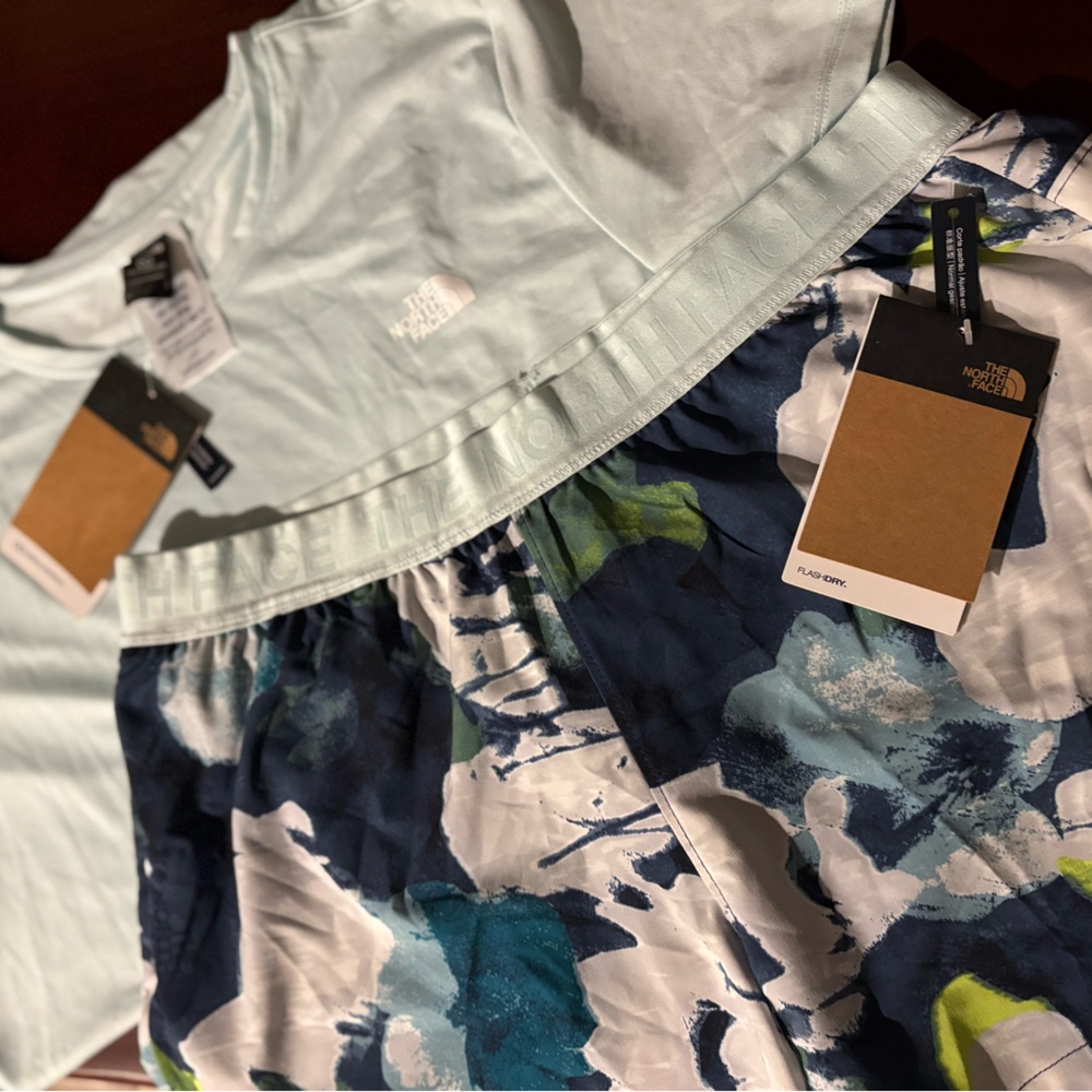 💥NWT💥North Face Outfit